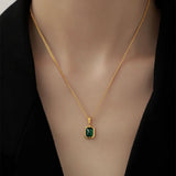 GREEN PENDANT NECKLACE